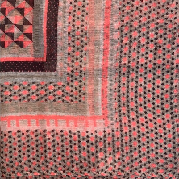 scraf - Picture 4 of 5